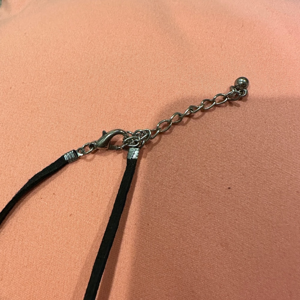 Necklaces - Picture 4 of 6